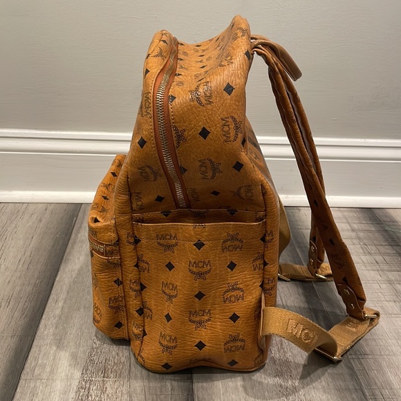 MCM Visetos Medium Sprinkle Stud Stark Backpack in Cognac - Picture 4 of 16